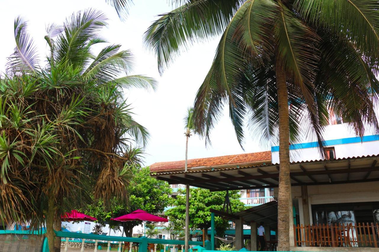 Topaz Beach Hotel เนกอมโบ ภายนอก รูปภาพ